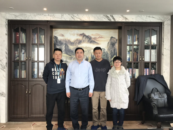 6-趙振元同志和新疆分院張松濤、總包公司房弢、潘柯樾親切合影.jpg