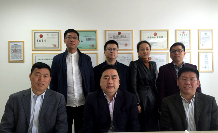 3-趙振元同志與南通分院周安舉、賀奎田、趙宇、郭明偉、于海燕、唐鋒等同志親切合影.jpg